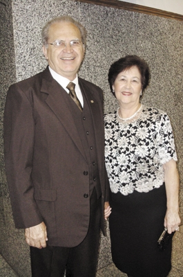 Casal Dahul Pelizaro-Maria do Carmo (Carminha): ele hoje é notícia por aqui